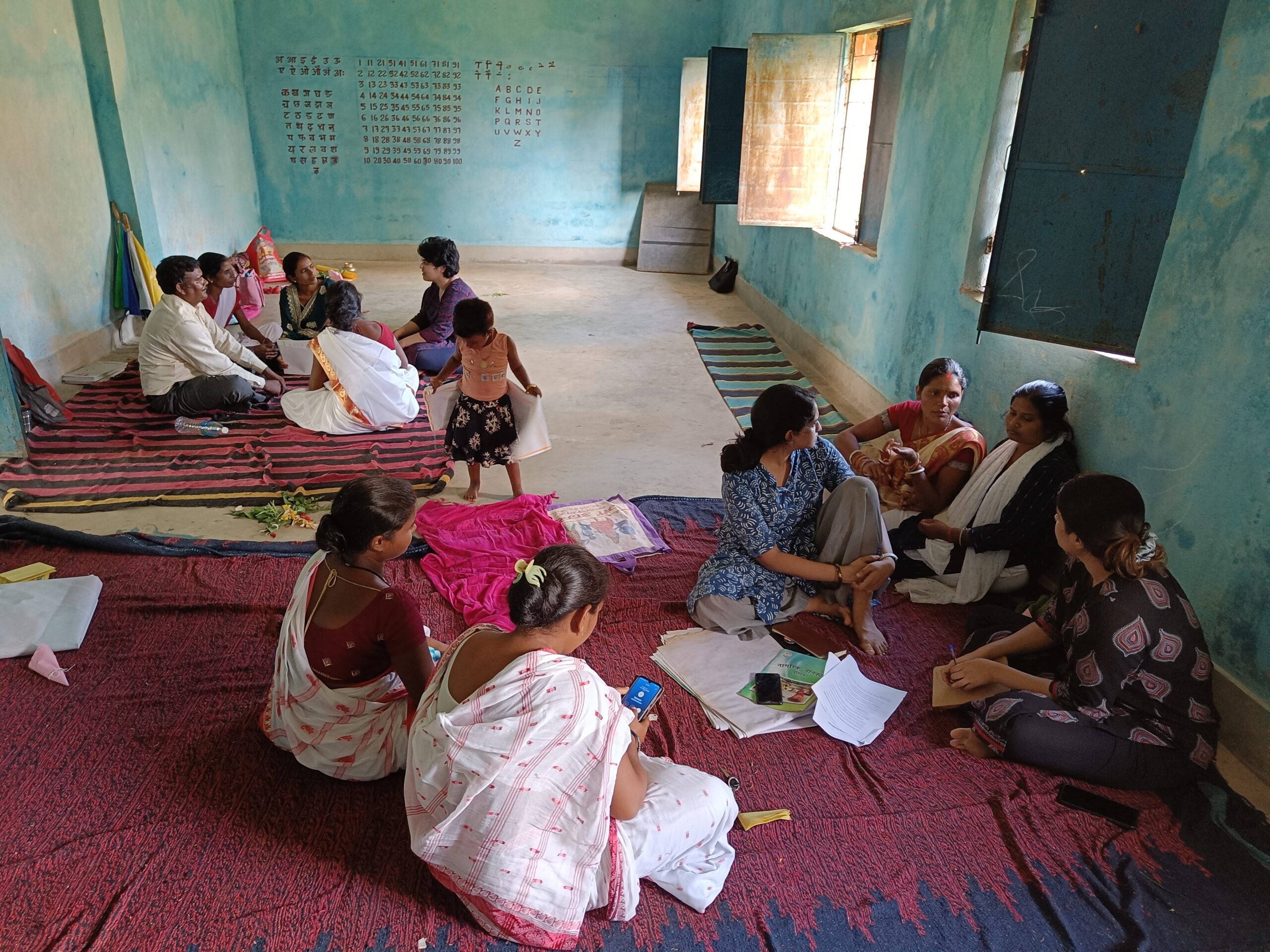 Knowledge sharing: WELL Labs researchers discuss with Community Resource Persons in Lohardaga village in Jharkhand to understand how they access and share knowledge.