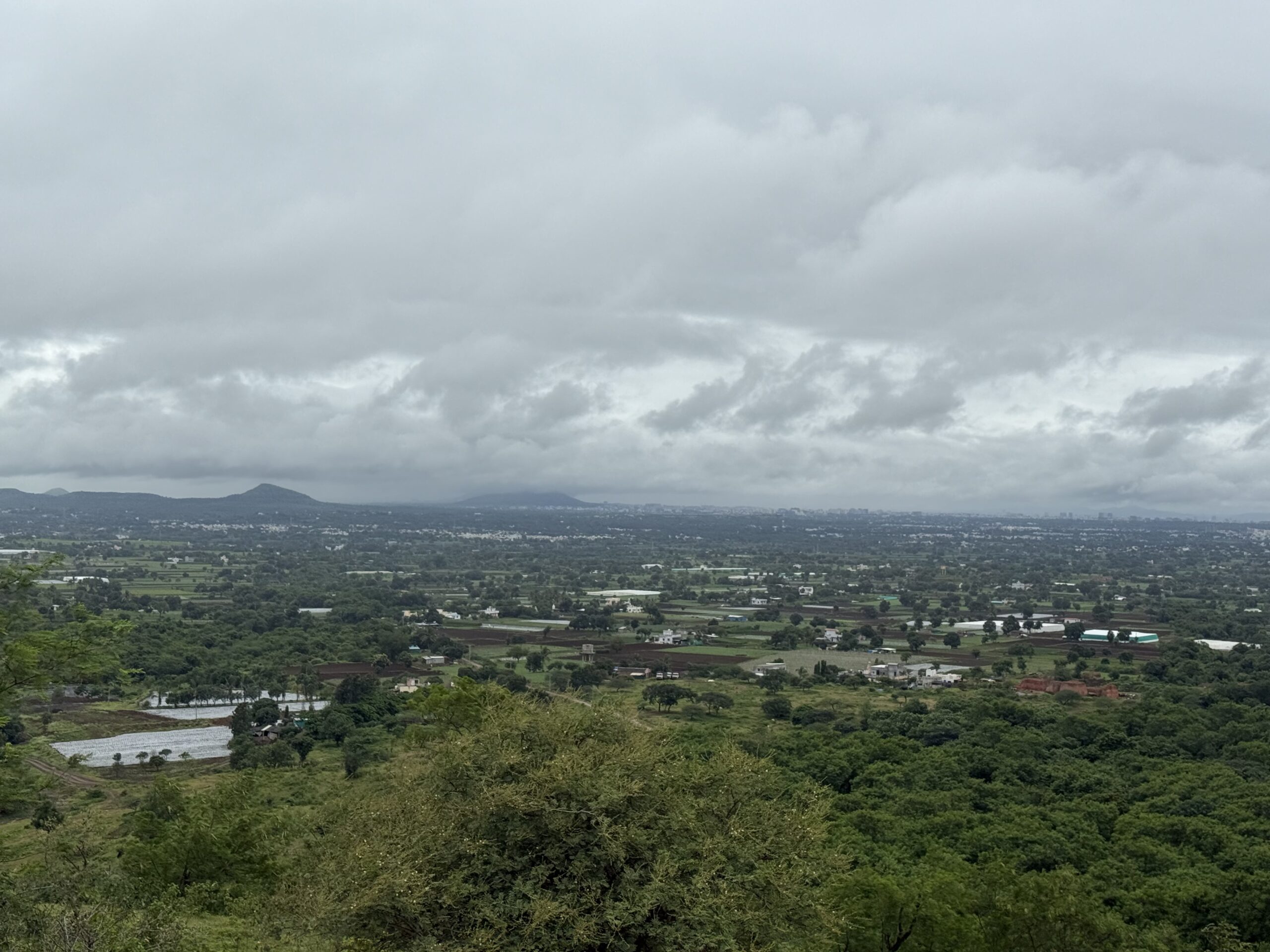 The view from a hill in Nashik. The seasonal groundwater zone is located in the foreground, and the perennial zone can be seen close to the horizon. Photo credit: Vivek Grewal